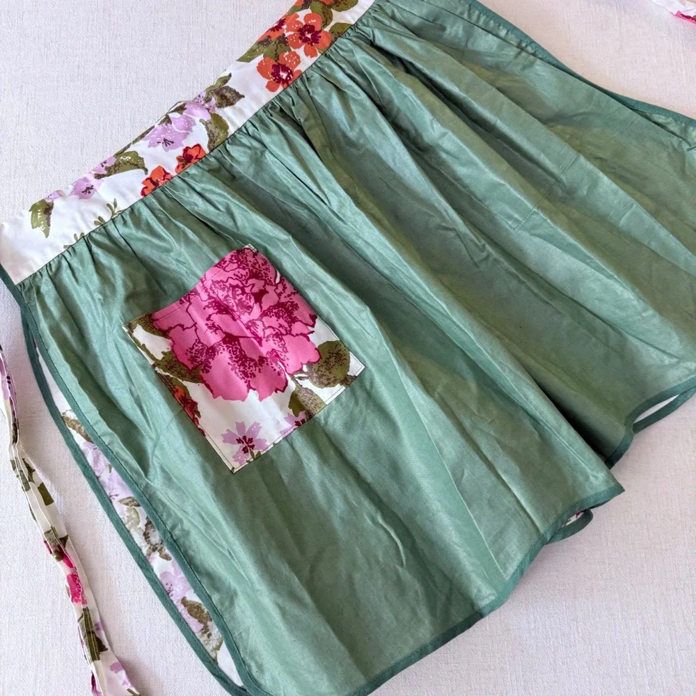 Vintage Reversible Floral Half‎ Apron Green Pink White One Size Pocket